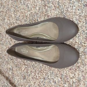 Crocs dual comfort heels